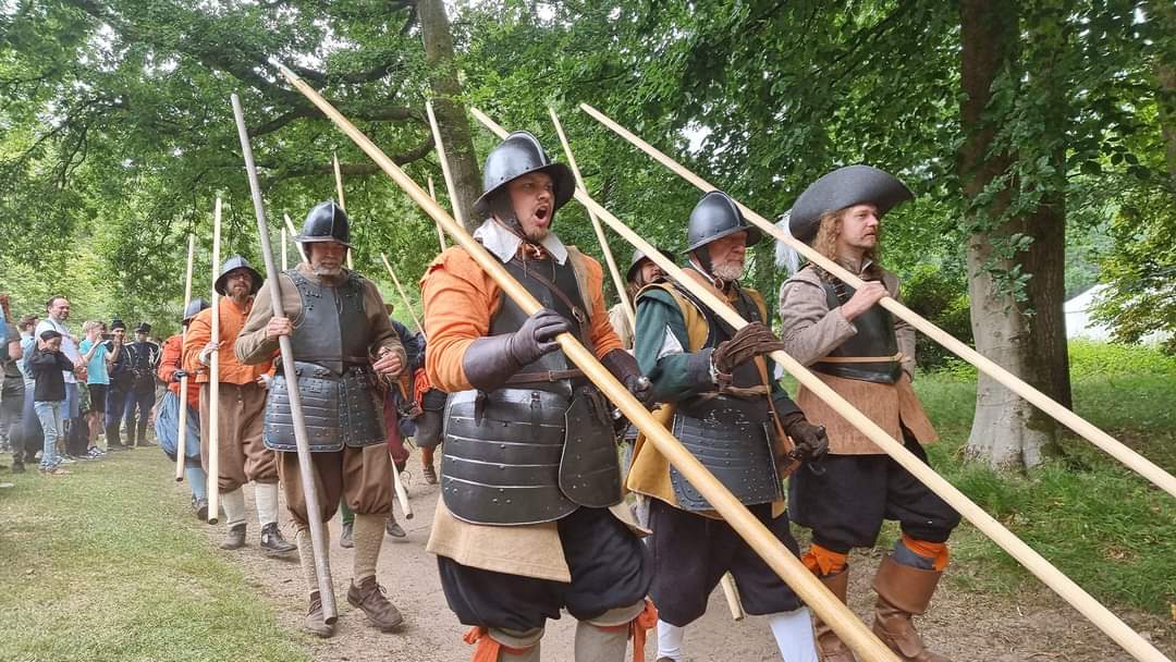 Living History groep Staetse Troepen op Kasteel Heeswijk
